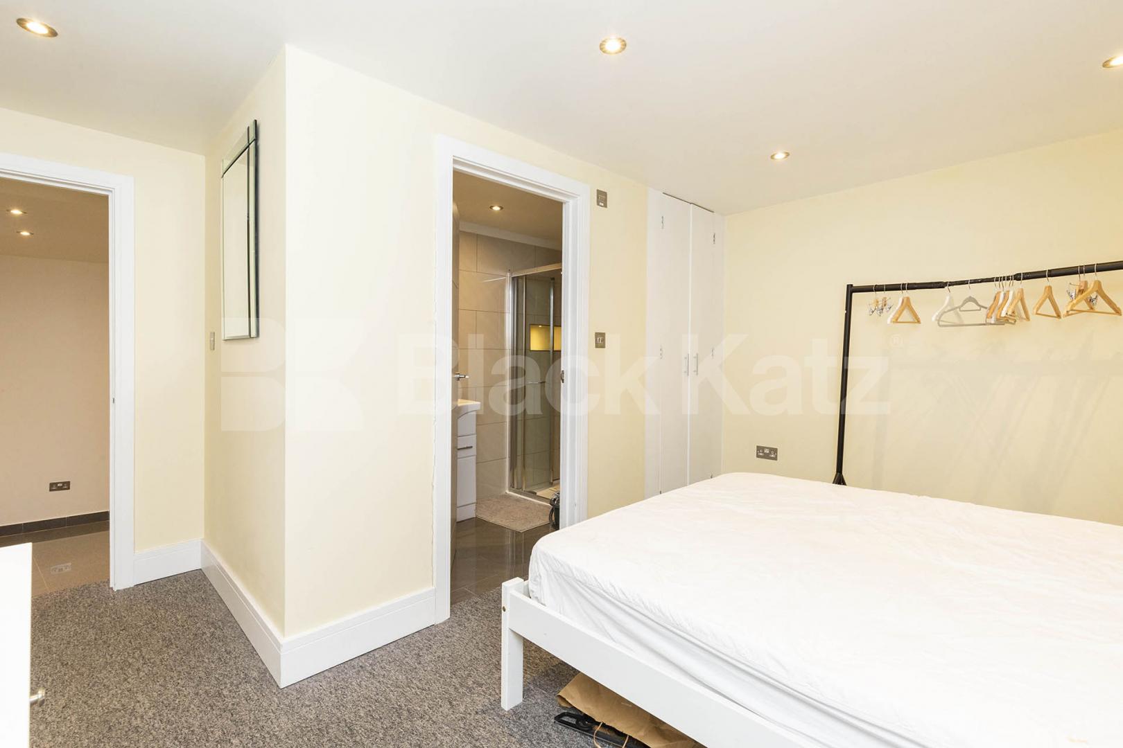 Modern Apartment Macfarlane Road, Shepherds Bush